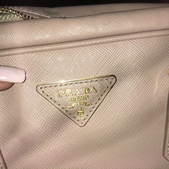 Prada purse - Picture 3 of 8